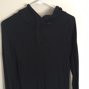 Gillian & O’Malley black high collar sleepwear